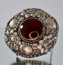 🌺 Antike 800er Silber-Brosche mit echtem Karneol – florales Relief – ca. 14,4 g