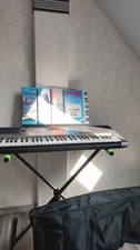 Keyboard Yamaha PSR -E353 inkl. Tasche, 4 Bücher und Noten