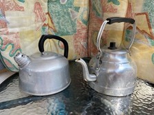 2x Verschiedene Teekanne / Wasserkessel Aluminium Vintage