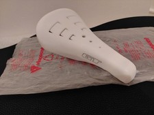 NOS GT Viscount Sattel weiß