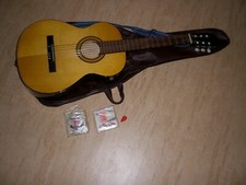 ♥ Gitarre alt DDR ♥ Konzertgitarre sehr guter Zustand Ostalgie + Gitarrentasche 