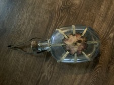 Sehr Alte Mundgeblasene Feldflasche Aus Glas Mit Lederriemen