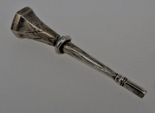 Schlüssel für Taschenuhren runder Quarz Alpacca/Silber 19. Jahrhundert (99527)