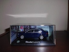 Skoda Superb II Lim., Abrex 1:43, blaumet., OVP