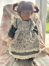 Alte Puppe mit Holzkopf und Stoffkörper Krahmer