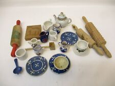 x-92517	Älteres Geschirr für