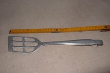 sehr alter Pfannen-Wender, aus der DDR, Aluminium, massiv, Fleischwender