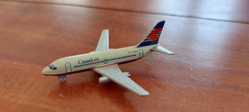 Flugzeugmodell boeing 737 200 - flugzeugmodell,