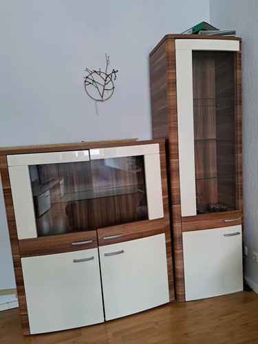 Moderne wohnwand mit vitrine - wohnwand,