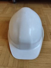 alter Bauhelm Schutzhelm Arbeitshelm weiß