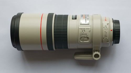 Canon 300mm is - ef,
