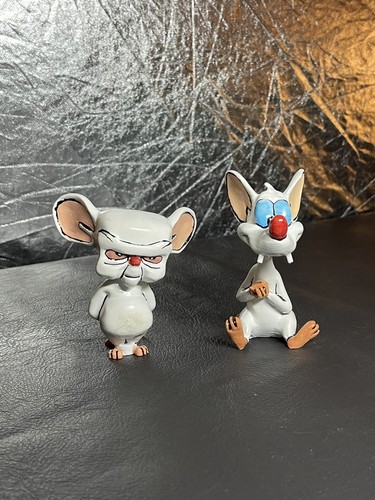 Pinky brain figuren - &,