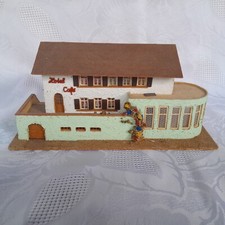 Faller H0 219 Hotel und Cafe. 50er Jahre.   Holz  dach ist Kunstoff.