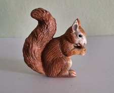 Schleich 14252 Eichhörnchen (2002) fressend