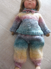 handgestrickter Anzug -pastell