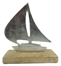 Segelschiff auf Holz Sockel 17