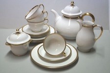 n30) Altes Porzellan Tee