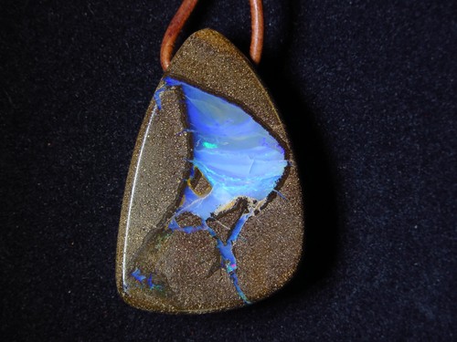 Boulder opal anhänger aus - boulder,