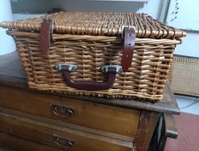 Rustikaler Picknickkorb (Weidenkorb) für 2 Personen inkl. Besteck