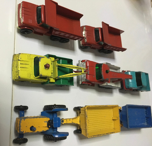 Matchbox ford doge - 1:64,
