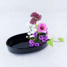 Ikebanaschale mit Fuß, schwarz, japanische Basisschale für Blumengestecke