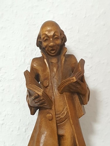 Holzfigur handgeschnitzt - holzfigur,
