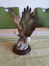 Steinadler Figur  Höhe 25cm, Mit Signatur (siehe Foto)