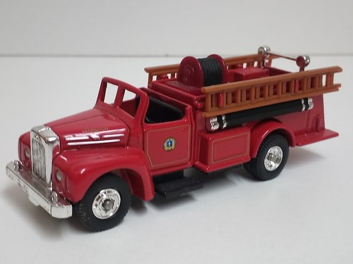 Mack pumper open 1951 - b,