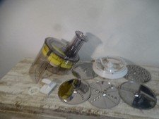 Würfelschneider mit Schnitzelwerk für alle Küchenmaschinen der Bosch MUM 5 Serie