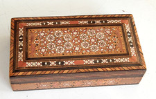 Schatulle Holz mit feinen Intarsien  22 x 12 x 5,3 cm