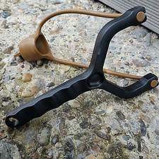 Futterschleuder Steinschleuder