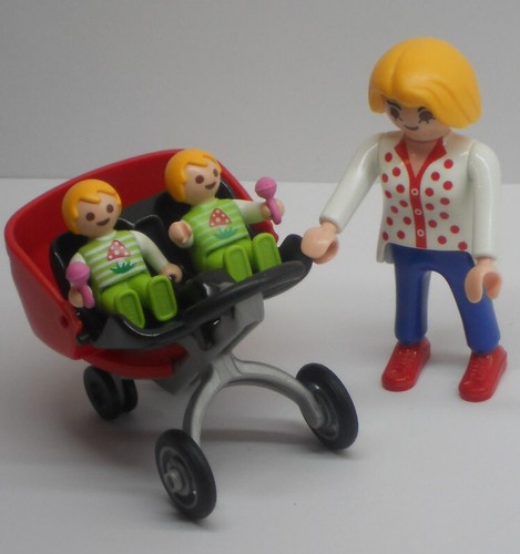 Mama mit zwillingswagen - mama,