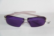 FARB BRILLE SONNENBRILLE  GLÄSER LILA RAHMEN HINTEN SILBERFARBEN AUS METALL