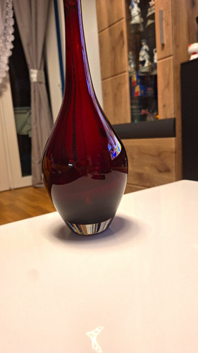 Rote glasvase flaschenform - glasvase, in