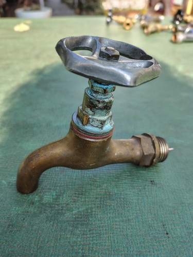Alter wasserhahn messing - wasserhahn,