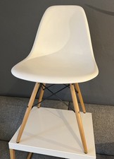 Original VITRA Eames Plastic Side Chair RE DSW Stuhl Weiß Holz Top Zustand Köln
