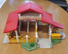 Playmobil Reiterhof 4190 + Pferde-Waschplatz + 4193 + 4 Ställe