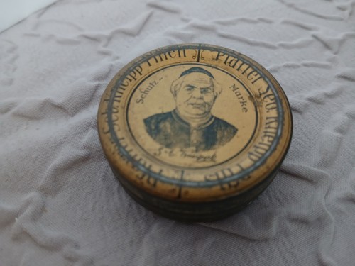 Kleine blechdose pfarrer - kleine,