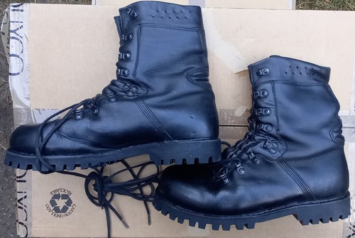 Mit neuen sohlen kampfstiefel - mit,