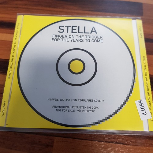 Stella finger the trigger - on,
