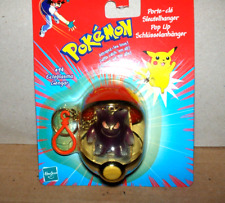 Pokemon-Pokeball mit Figur