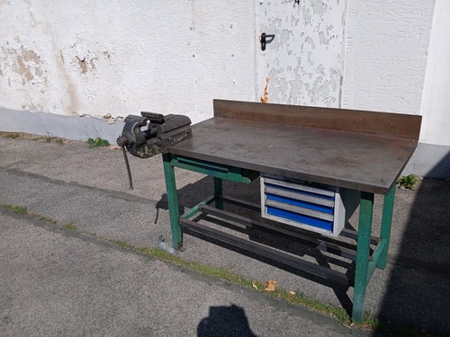 Schwerer schweißtisch - schwerer,