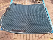 Schabracke Dressur Equest grün braun Dressurschabracke