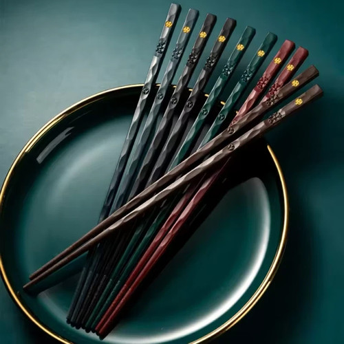 Chinesische essstäbchen sushi - chinesische,