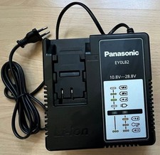 Panasonic Ladegerät EY 0L82  EY0L82 10.8V-28.8V