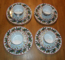 Hübsches  Weihnachtsgeschirr - 4  Weihnachtsgedecke - Triptis- Thüringen-