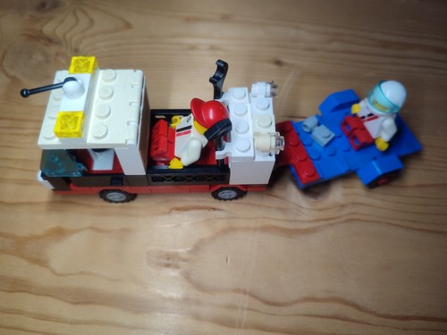 Lego 1518 race car repair - car,