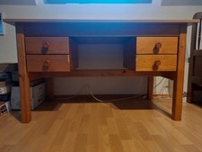 Kinderschreibtisch, gebraucht, Massivholz, beschichtete Pressspanplatte