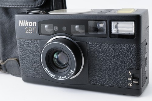 Fast neuwertig nikon28 ti - [fast,