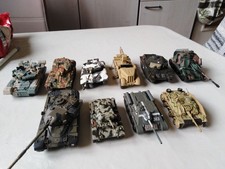 10 Modelle  Panzer Militärfahrzeuge 2. Weltkrieg  beschädigt  Metall/Kunststoff